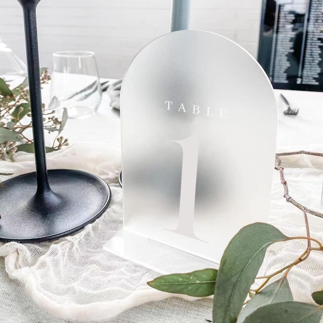 アクリル製テーブルナンバー（スタンド付き）5x7インチ、透明 - Table Number Gold のレビューと価格